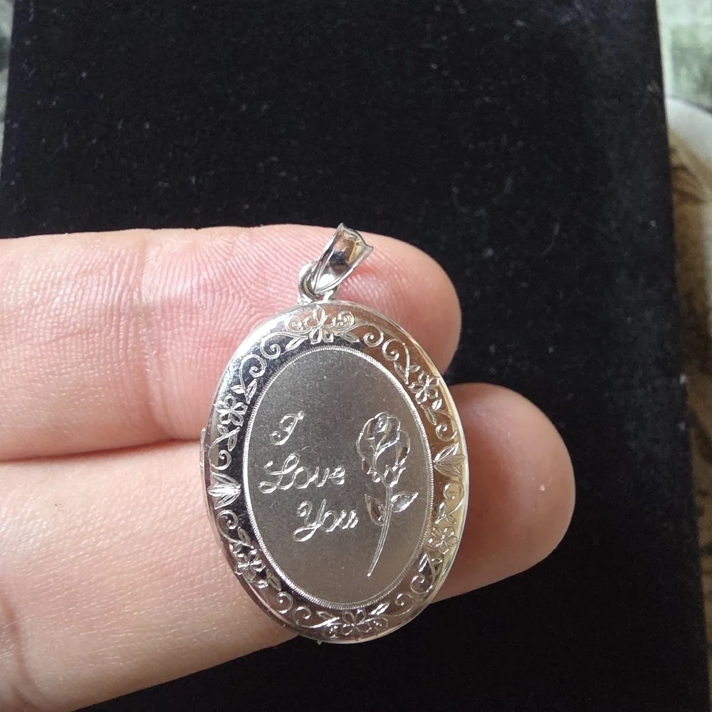 Sterling Silver "I Love You" Rose Locket Pendant - Picture 4 of 4